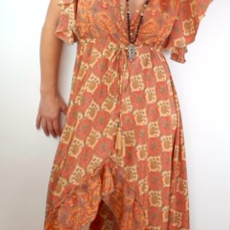 robe longue soie indienne coupe asymétrique resséré sous poitrine manches courtes évasées sur l'épaule lien sous poitrine coloris oranger beige marron ethnique