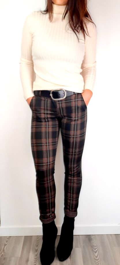 pantalon femme chic à carreaux marron , taille basique sous nombril coupe droite 2 poches plus 2 plaqués au dos