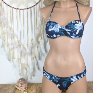 maillot de bain femme deux pièces coupe push bandeau amovibles grace aux bretelles bas style bikini brésilien existe en trois tailles .