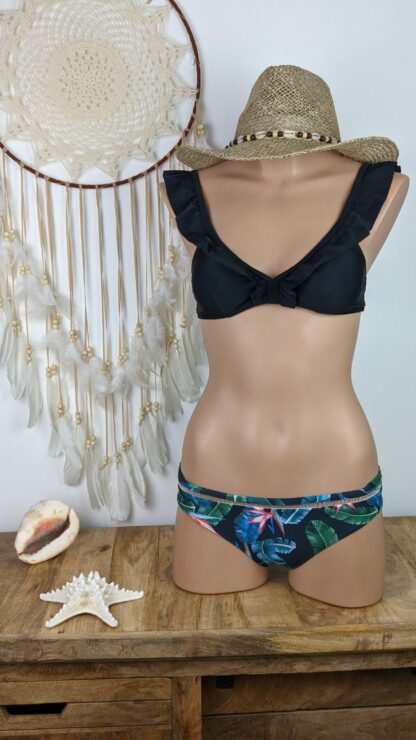 bikini plage coupe maillot de bain femme 2 pièces haut avec volant sur l'épaule noir et bas classique fleuri noir vert rose encolure V