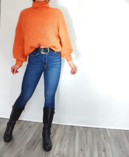 pull col roulé femme laine en grosse maille orange coupe oversize manches longues larges