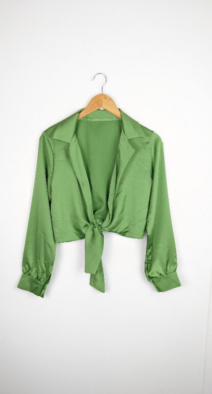 chemise cache coeur femme satin vert manches longues encolure v noeud à la taille taille unique du trente quatre au quarante boutons à la manche
