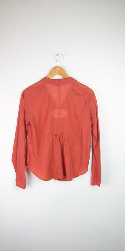 blouse bohème vue dos fronce arrière manches longues coloris orange en cent pour cent coton italien