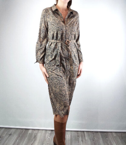 robe longue femme hiver coupe robe longue chemise ceinturée encolure v boutonnée manche longue coupe droite marron motif style léopard existe en quatre tailles
