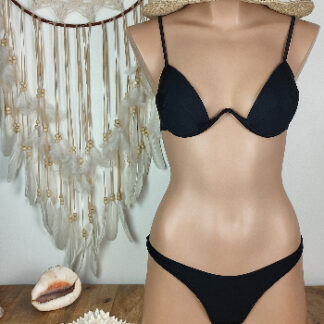 maillot de bain femme deux pièces coupe bikini brésilien femme pour le bas haut bikini triangle bretelles ajustables coloris noir existe en trois tailles