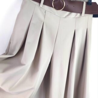 jupe culotte longue coupe jupe culotte pantalon avec ceinture marron en simili cuir et pinces qui donnent l'ampleur coloris beige modèle large taille unique ajustable avec taille élastiquée confection italienne deux poches côtés